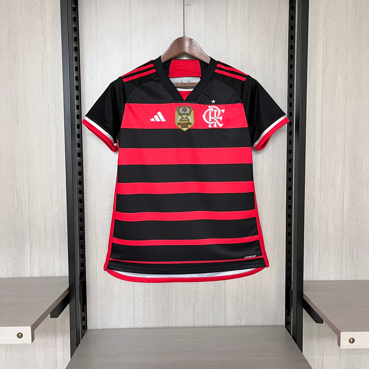 Camisa do Flamengo Feminina - 2024/2025 + Patch de Campeão da Copa