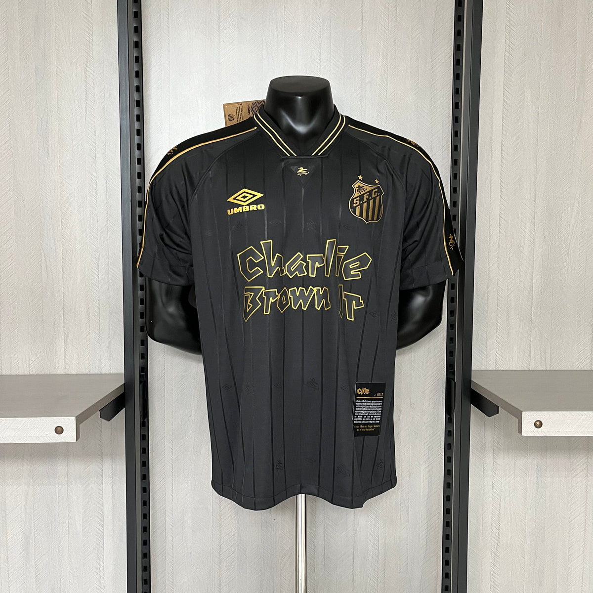 Camisa do Santos FC x Charlie Brown Jr 2024/25 - Masculina Edição Limitada + Chaveiro de Brinde