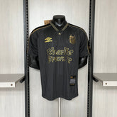 Camisa do Santos FC x Charlie Brown Jr 2024/25 - Masculina Edição Limitada + Chaveiro de Brinde