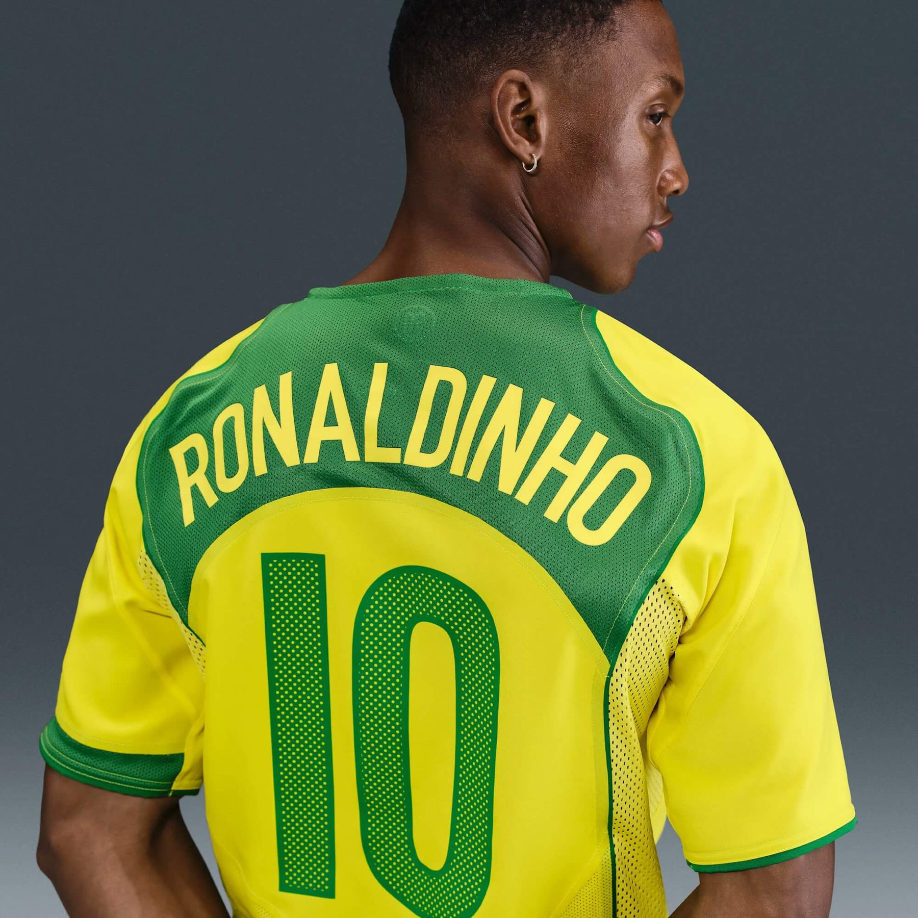Camisa Brasil Reedição Total 90 2004 - Ronaldinho