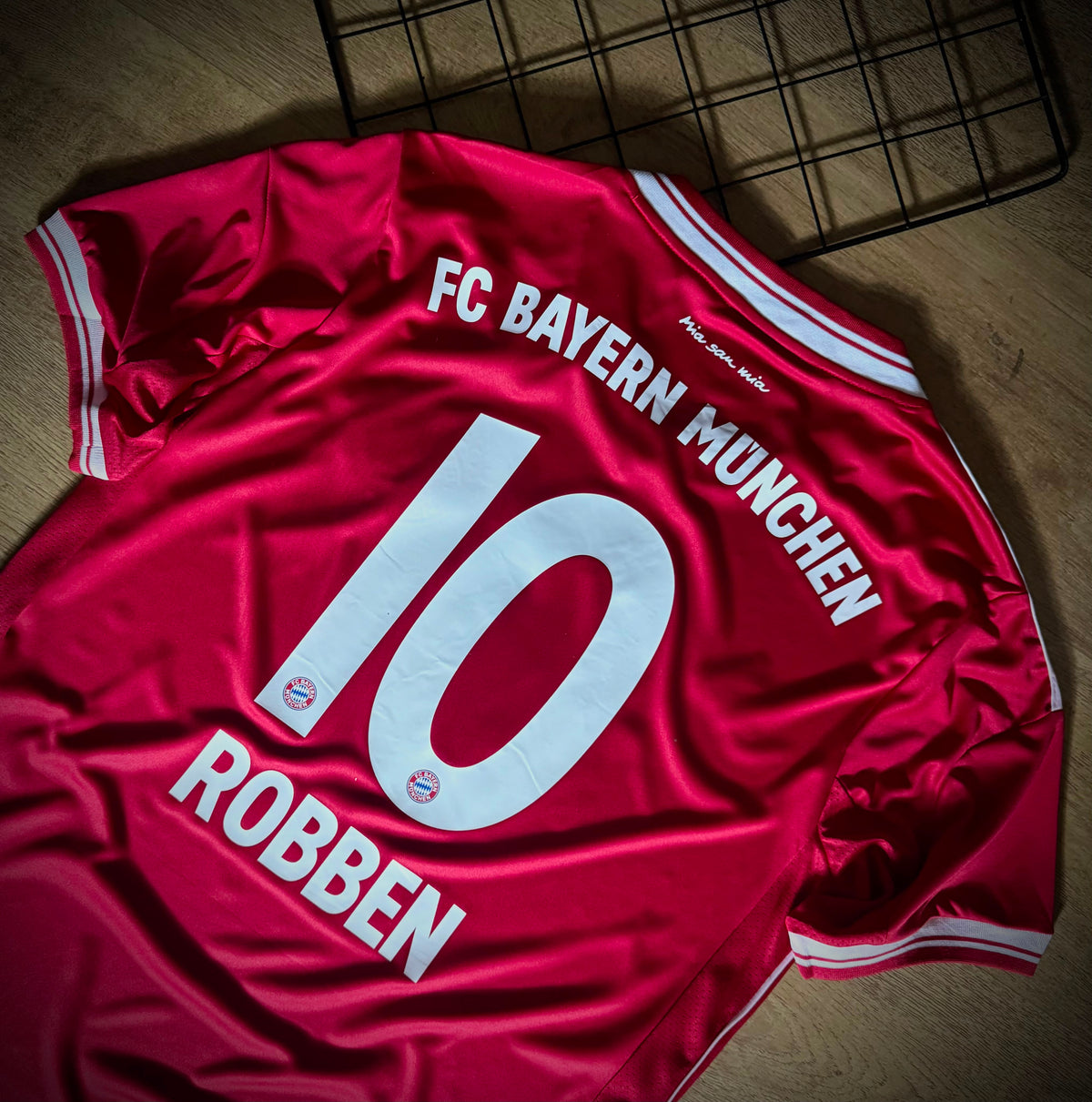 Camisa Bayern de Munique Retrô Home 2013 - Robben 10  - Pronta entrega