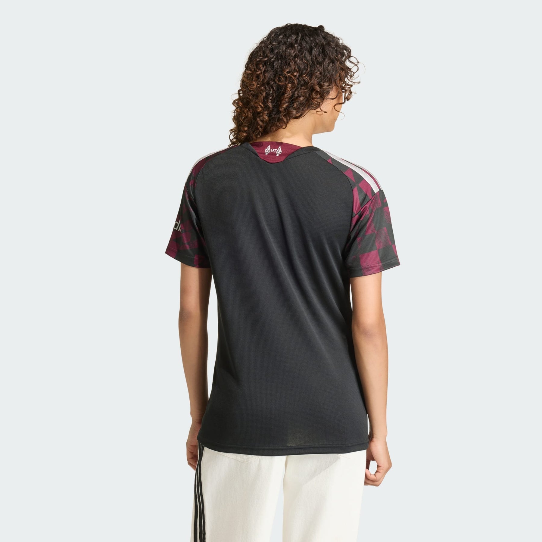 Camisa Liverpool Third 2026/27 - Feminina