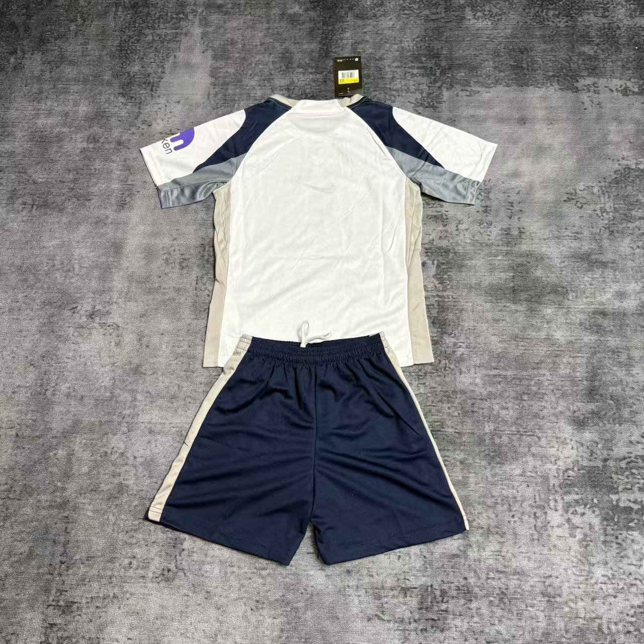 Kit Infantil Tottenham 2025/26 - Home