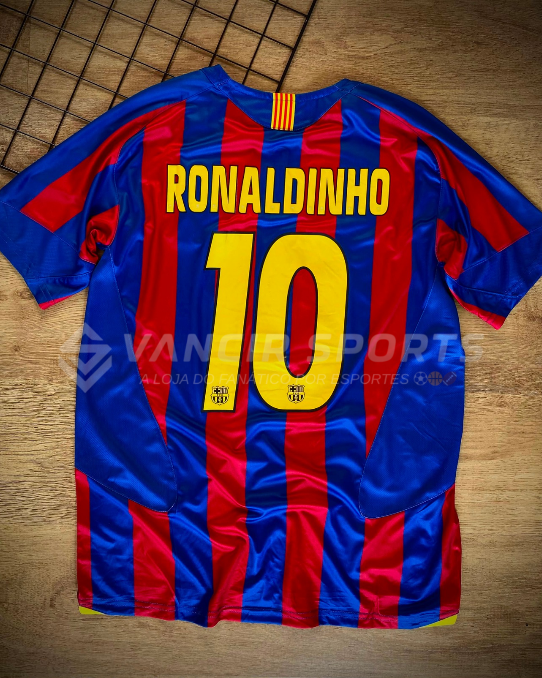 Camisa Barcelona Home Retrô 2005 - Ronaldinho - Pronta entrega