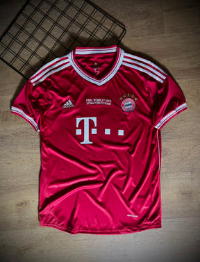 Camisa Bayern de Munique Retrô Home 2013 - Robben 10  - Pronta entrega