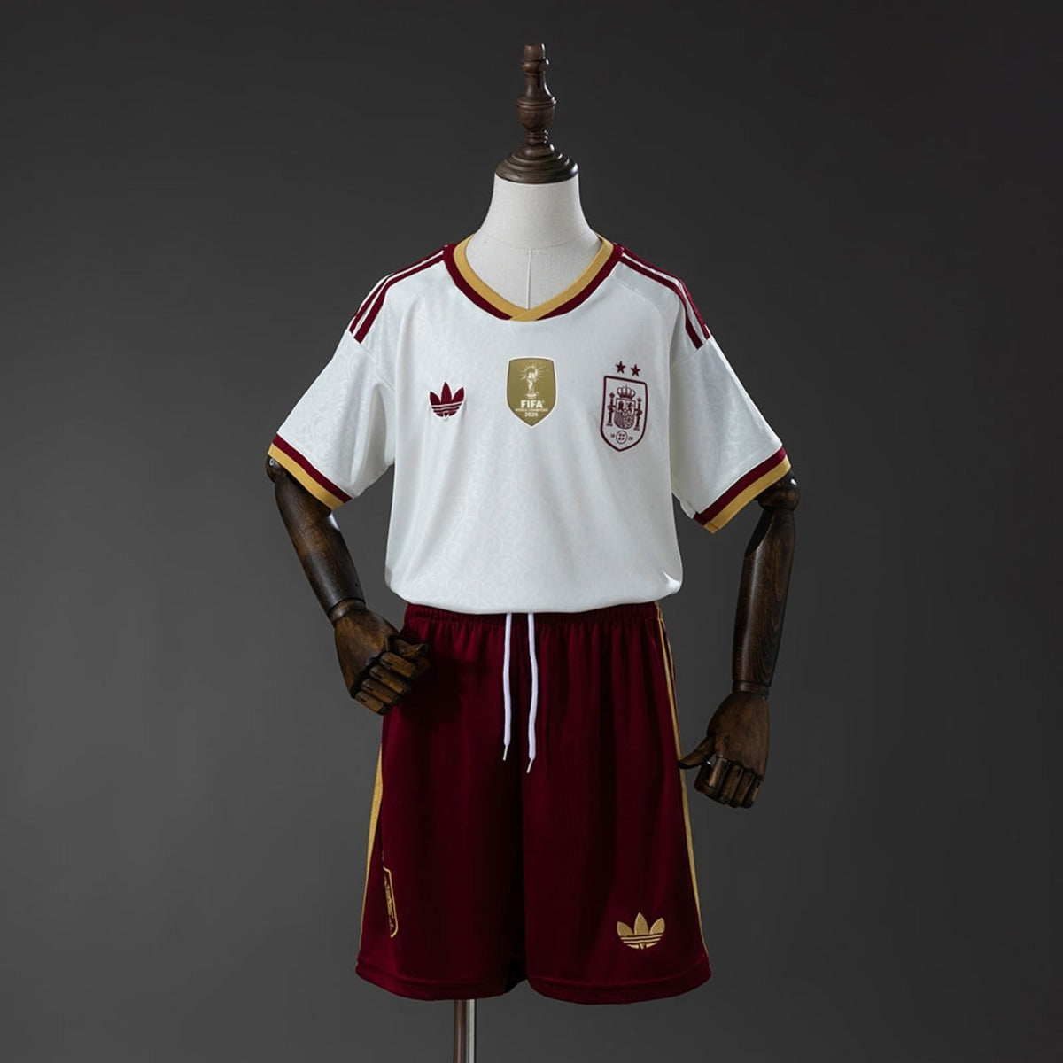 Kit Infantil Espanha Away Copa 2026 - 2 estrelas + Patch Campeã Copa do mundo